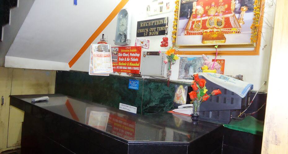 Hotel Regal Palace, Katra 3